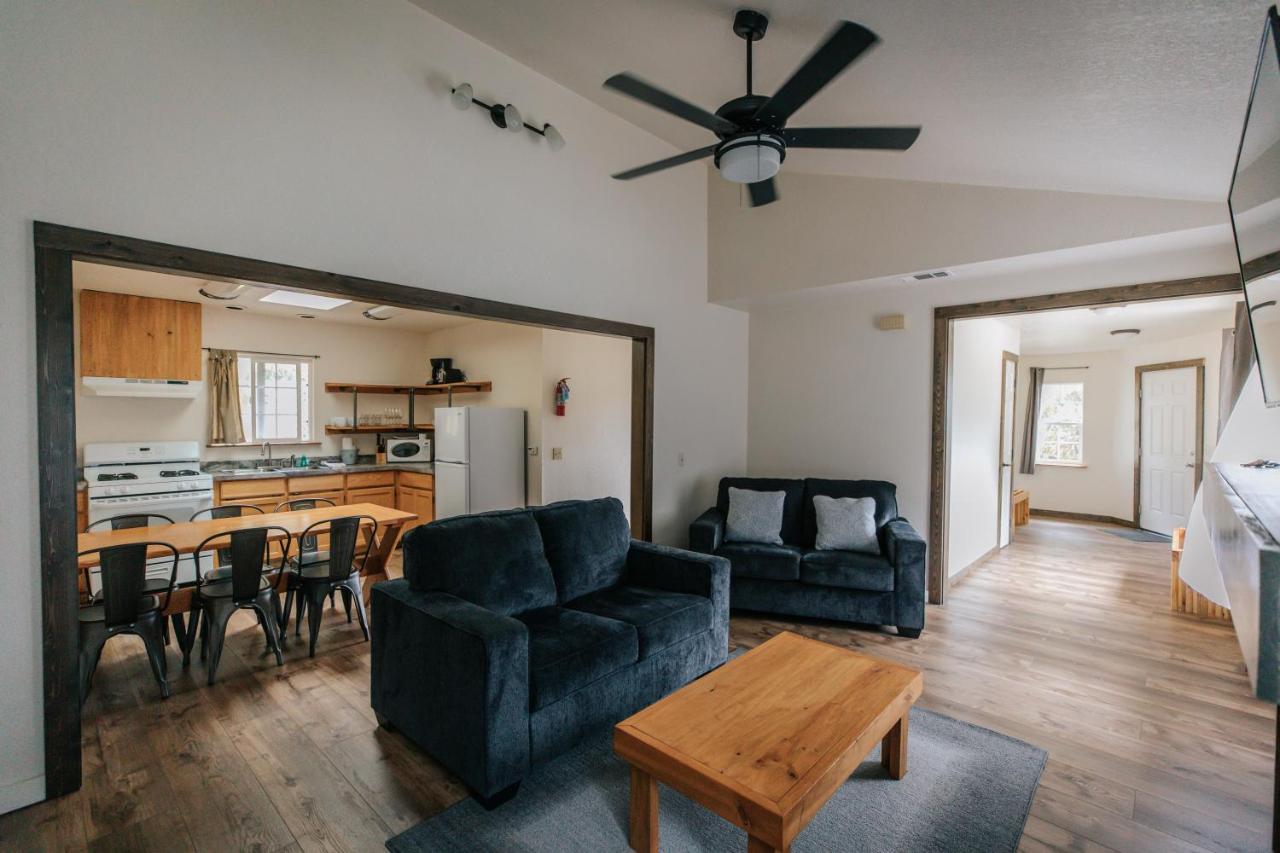 View Crest Lodge Тринидад Екстериор снимка